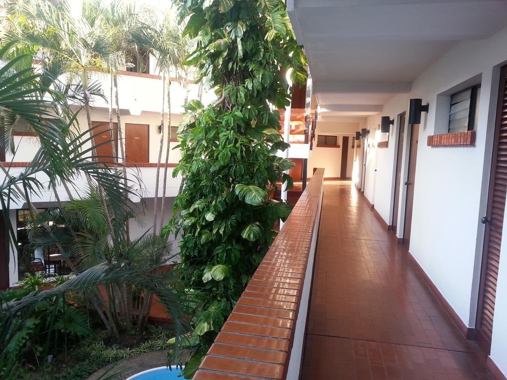 Las Palmas Santa Cruz de La Sierra Bagian luar foto